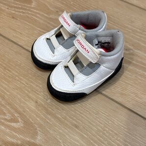 Jordan Baby Shoes in White and Black